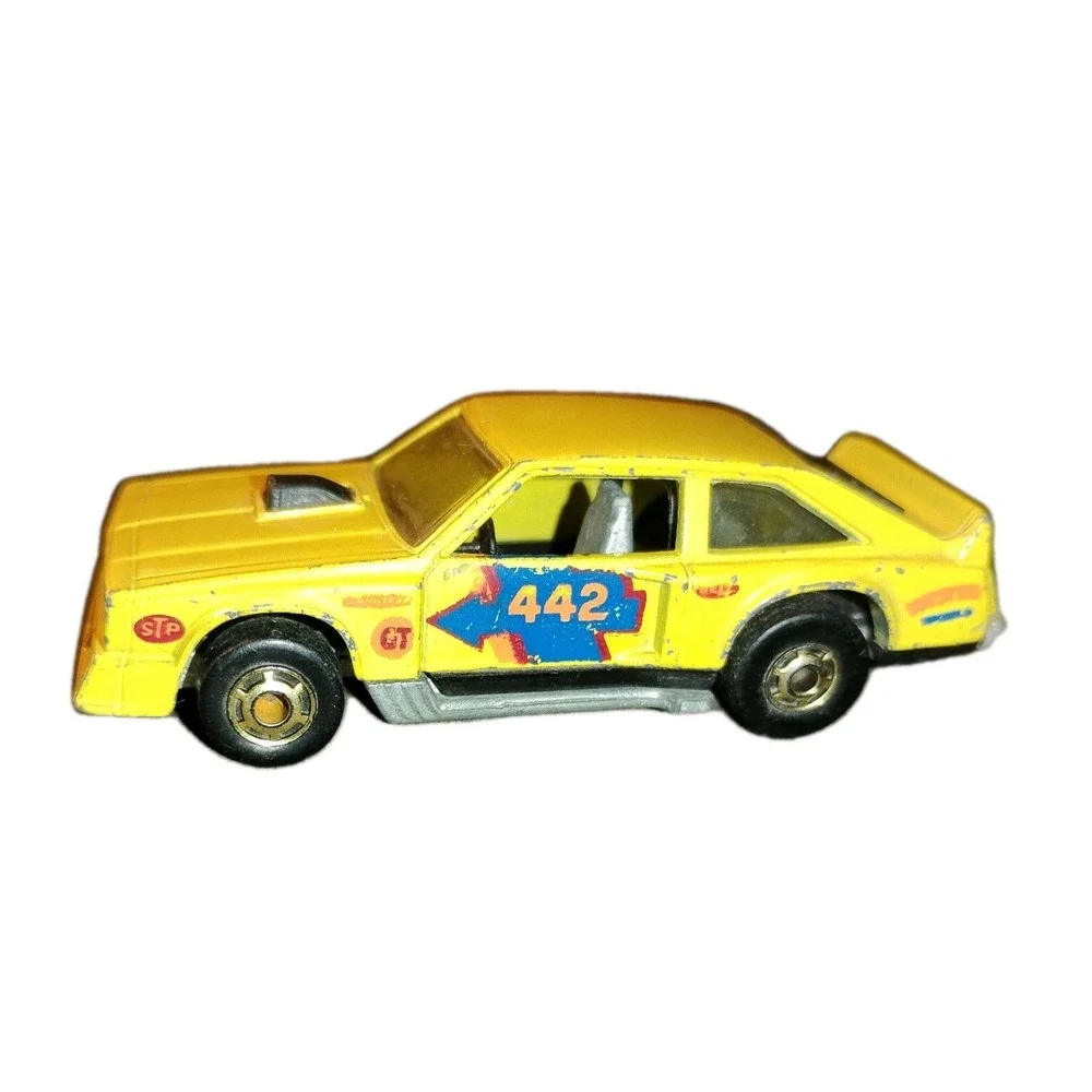1978 Hot Wheels Hot Ones Yellow Flat Out 442 w/ Gold Hubs‎ Oldsmobile Hong Kong